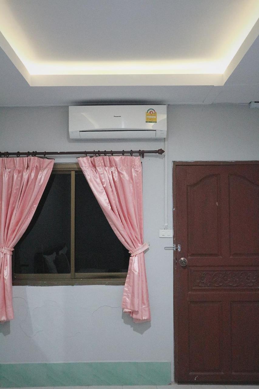 มารีนา ฮัต เกสต์เฮาส์ เกาะลันตา ภายนอก รูปภาพ